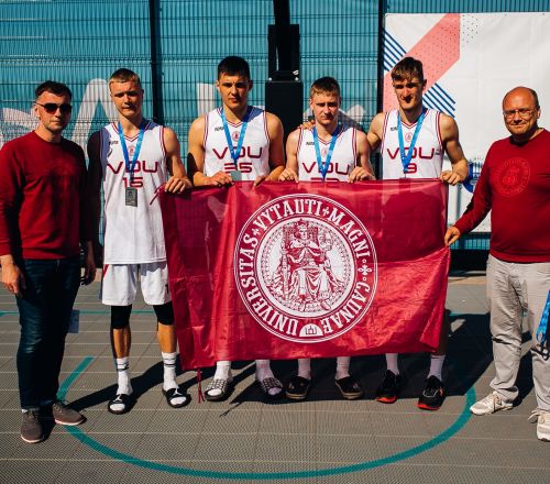 Introducing the title holder team of the Vytautas Magnus University in Kaunas. 